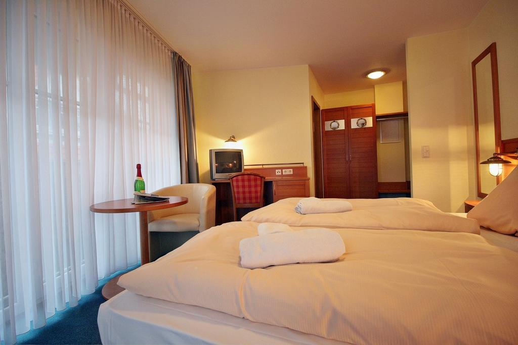 Hotel Haus Weida Breege Habitación foto
