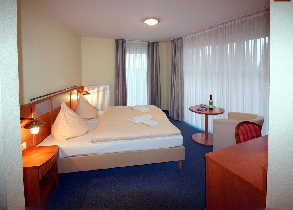 Hotel Haus Weida Breege Habitación foto